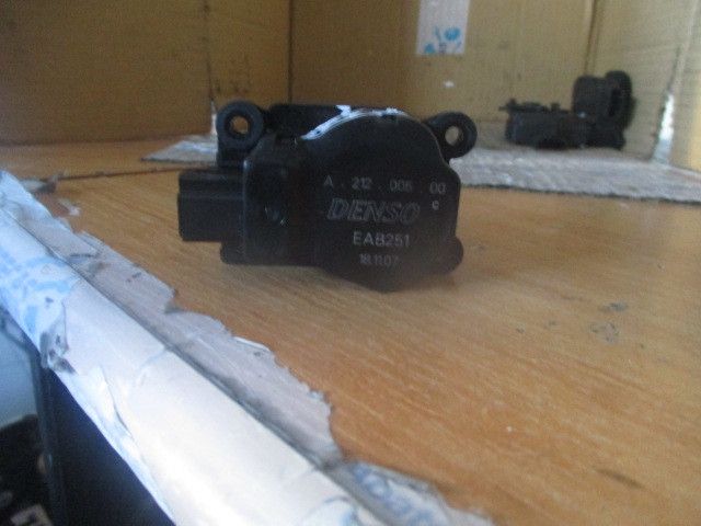 Motor da comporta da sofagem CITROËN C4 Picasso I (UD_)