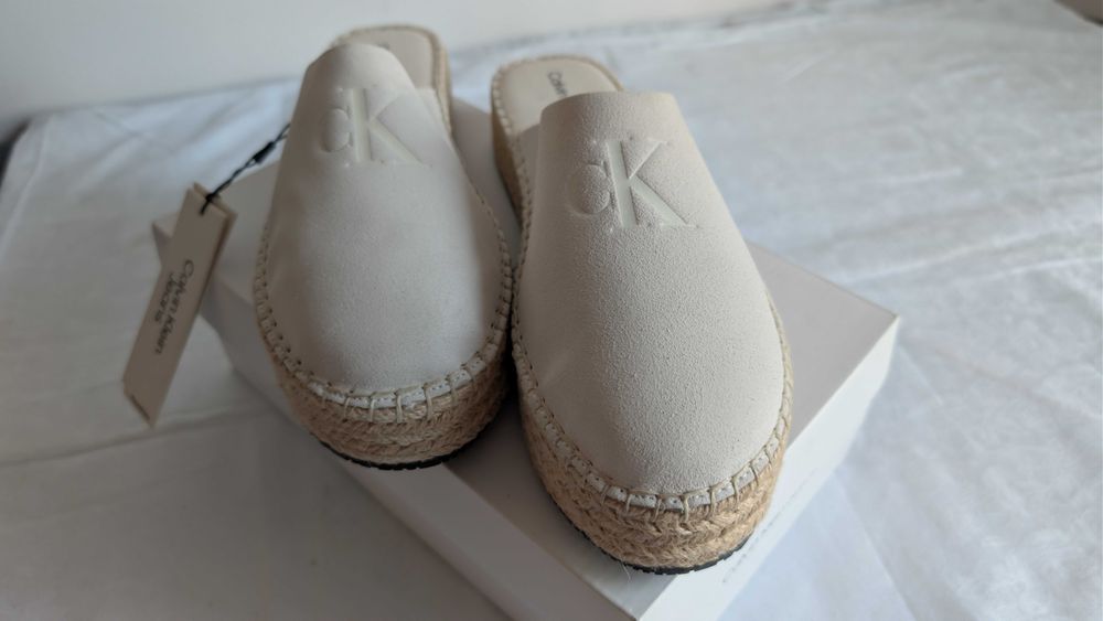 Calvin Klein Klapki typu mules skórzane z podeszwą na platformie 39