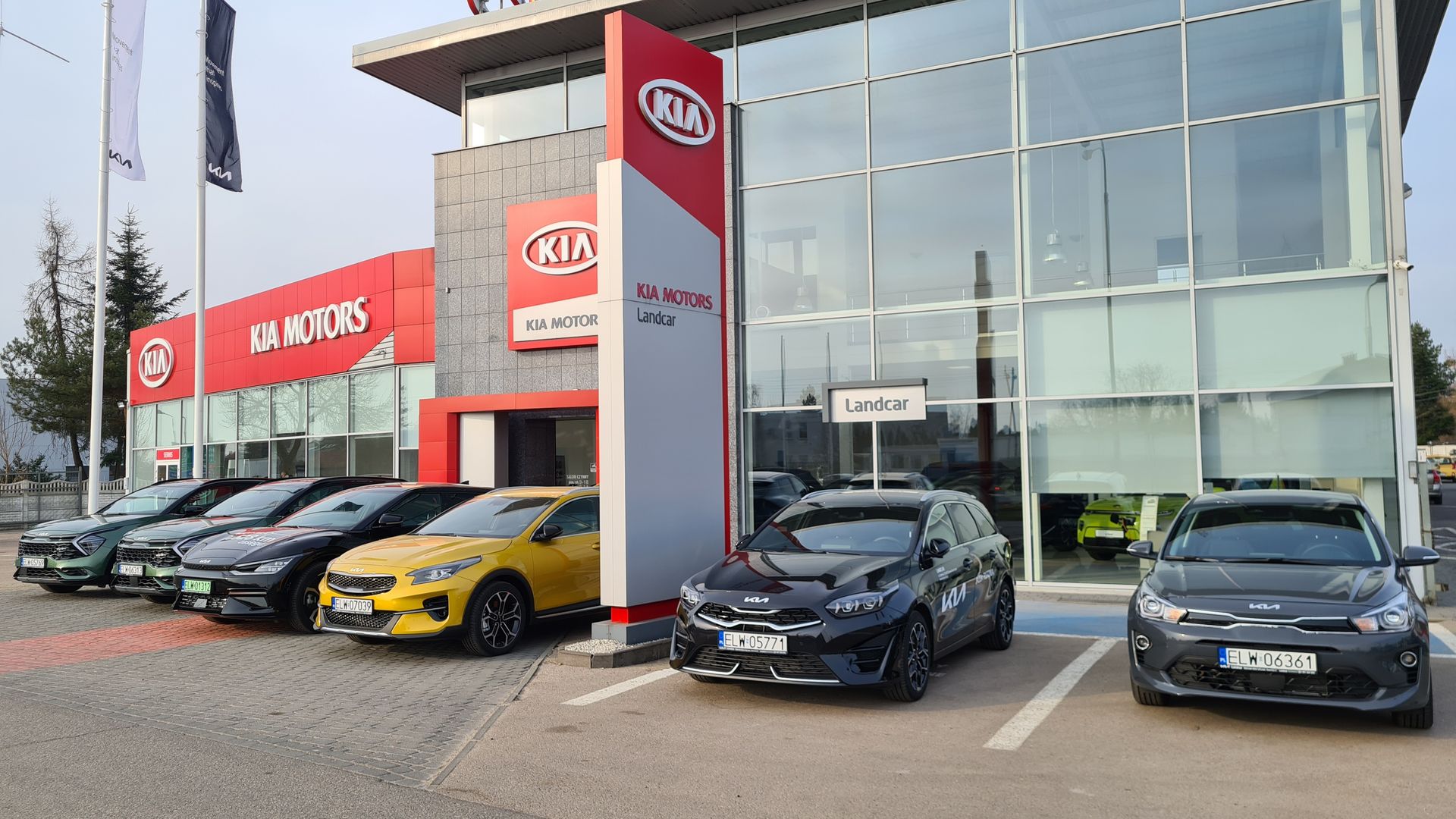 LANDCAR AUTORYZOWANY DEALER MARKI KIA top banner