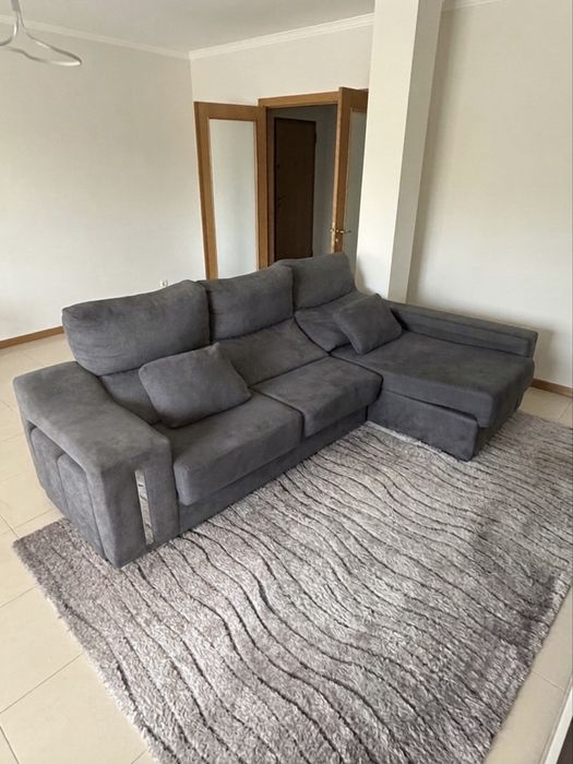 Sofá Chaise Longue com Arrumação e 2 Puffs integrados