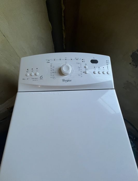 Продам пральну машинку Whirlpool