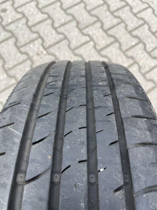 Sprzedam Opony R17/215/60 4 szt. W dobym stanie. Cena za 4 szt.