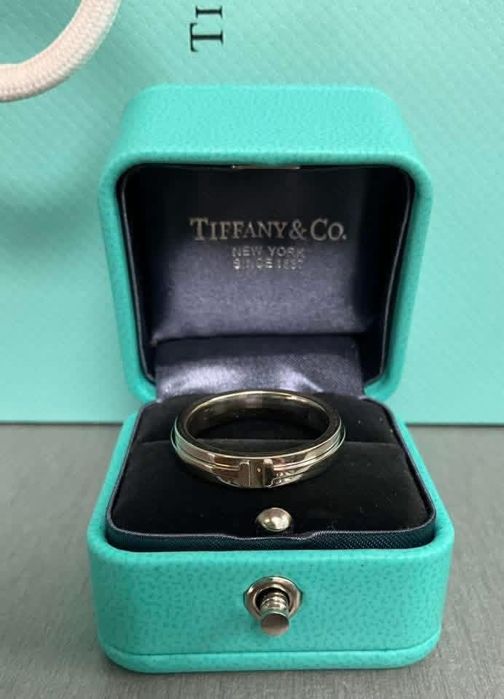 Обручальное кольцо, золото750, белое размер 19, Tiffany