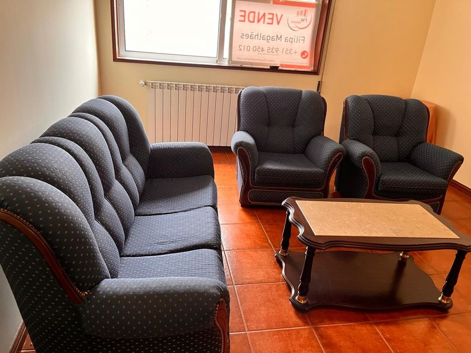 Cunjunto de sofas + mesinha de centro