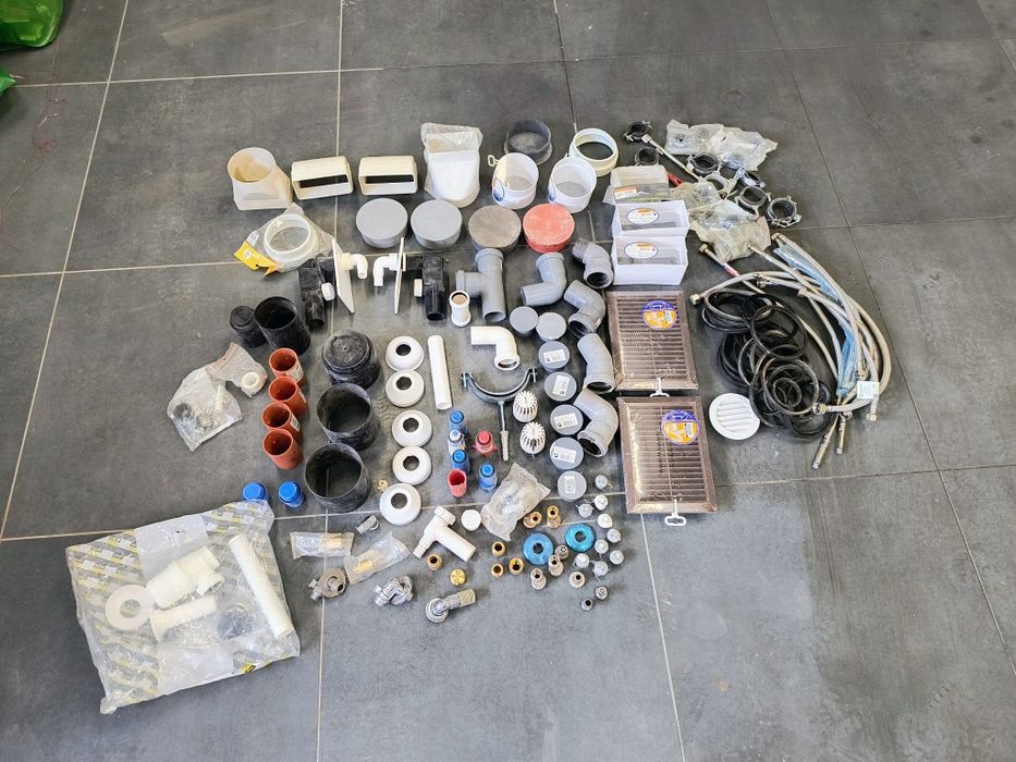 Pozostałości po budowie armatura wodna