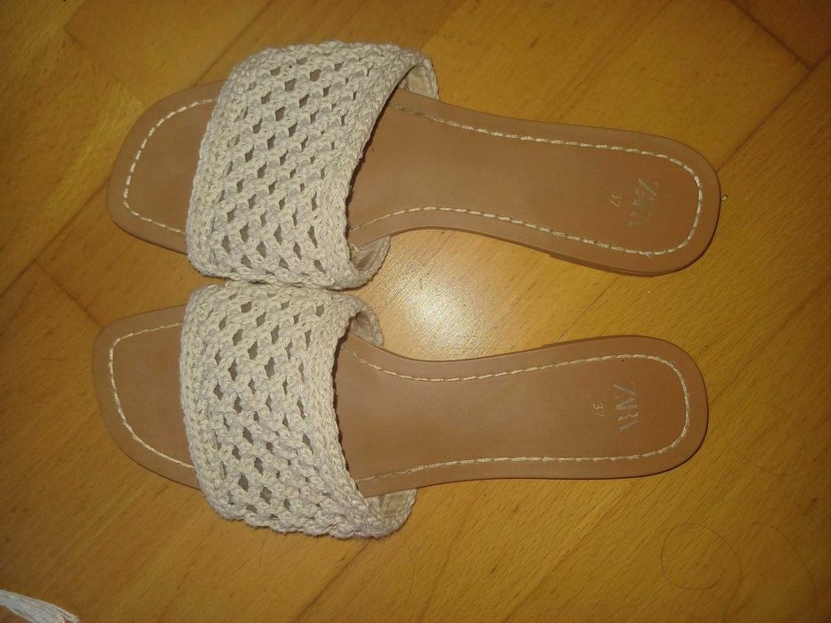 Chinelas da Zara