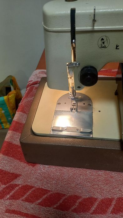 Maszyna do szycia Łucznik 451