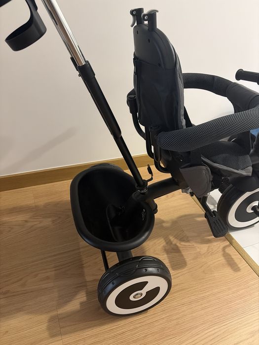Triciclo Kinderkraft como novo