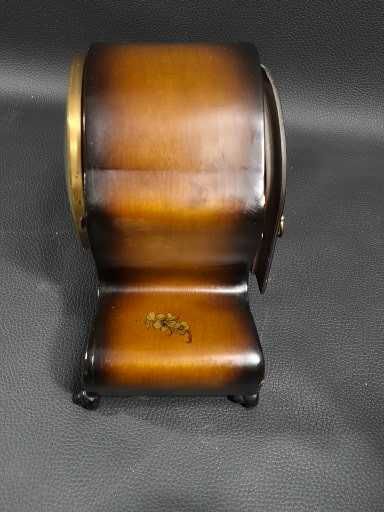 Przedmiot kolekcjonerski: zegar kominkowy