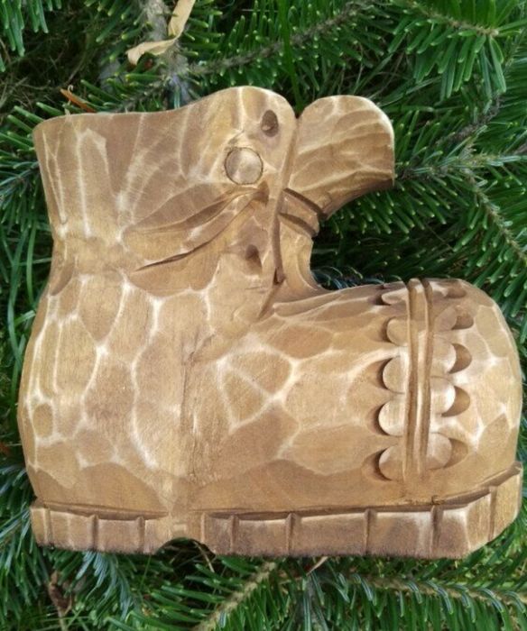 Сувенир из дерева "Башмачок"