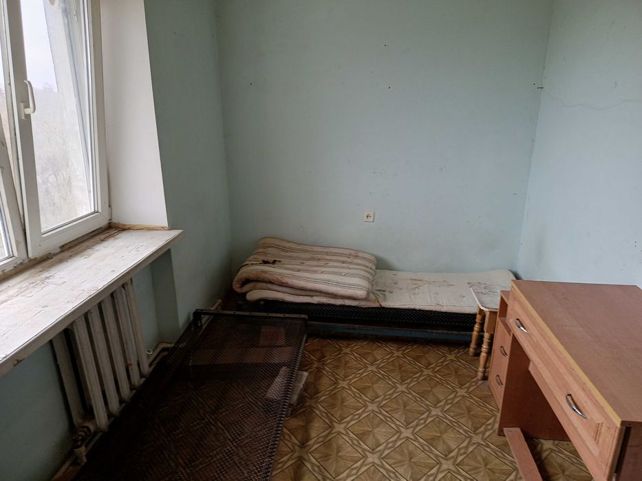 Продаю 5 комнатную квартиру в центре пгт Таирово.