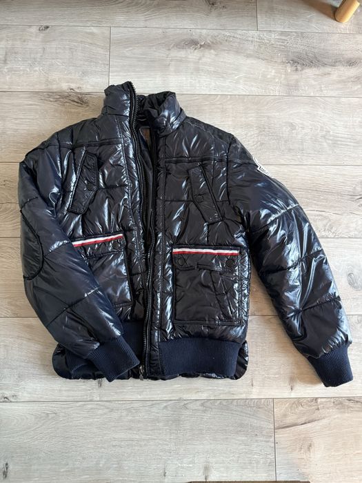 продаю куртку moncler