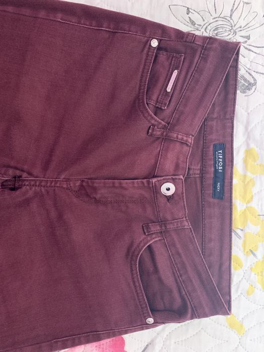 Calças justas Tiffosi cor bordo tamanho 36