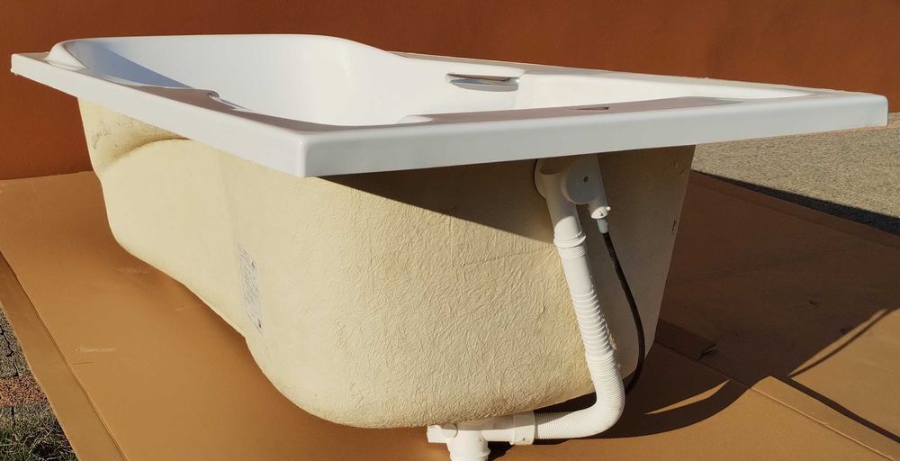 Wanna kąpielowa biała