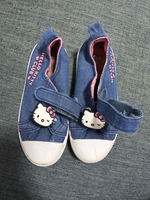 Buciki, tenisówki, kapcie Hello Kitty
