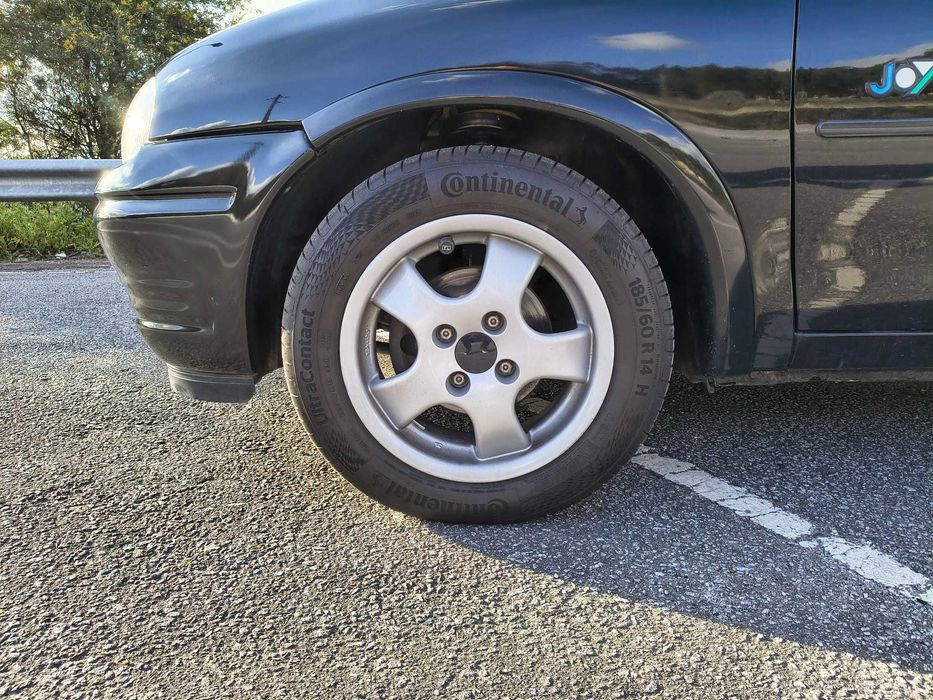 Opel Corsa 1.2 Joy — 88.000 km — Muito estimado — Extras