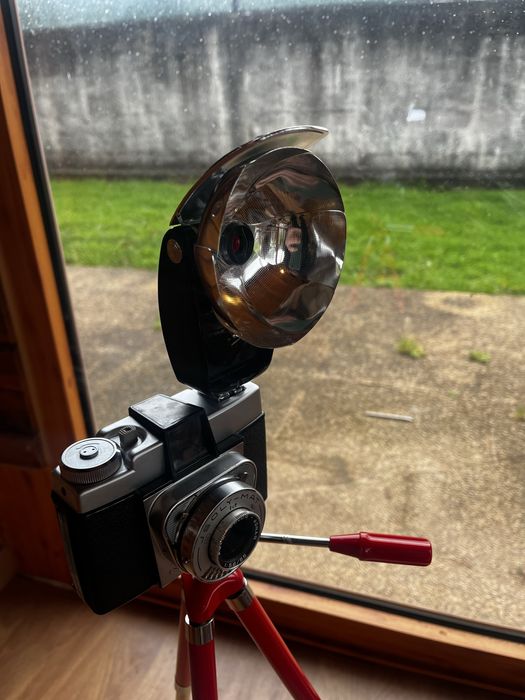Maquina fotografica Agfa com flash e tripé