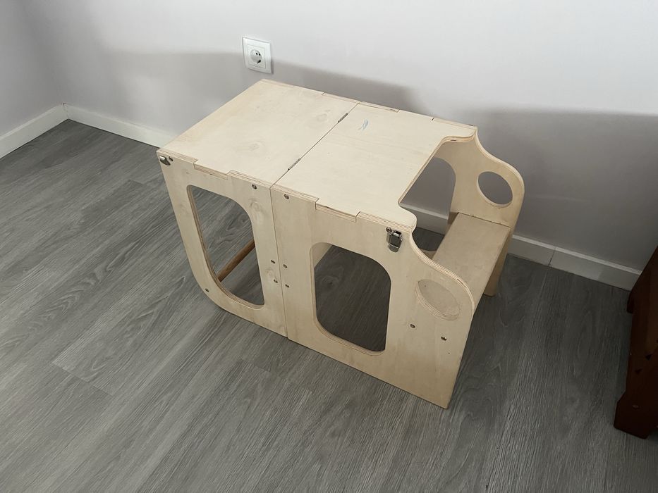 Torre de aprendizagem/mesa de actividades