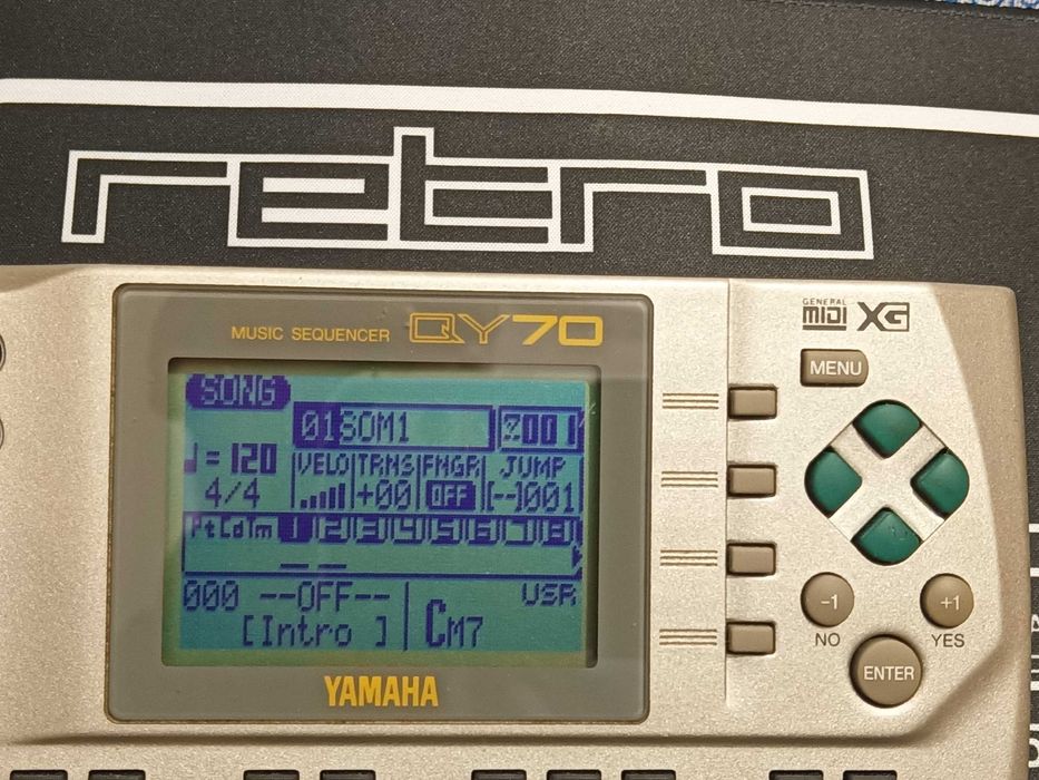 Yamaha QY70 Sequencer Rhythm