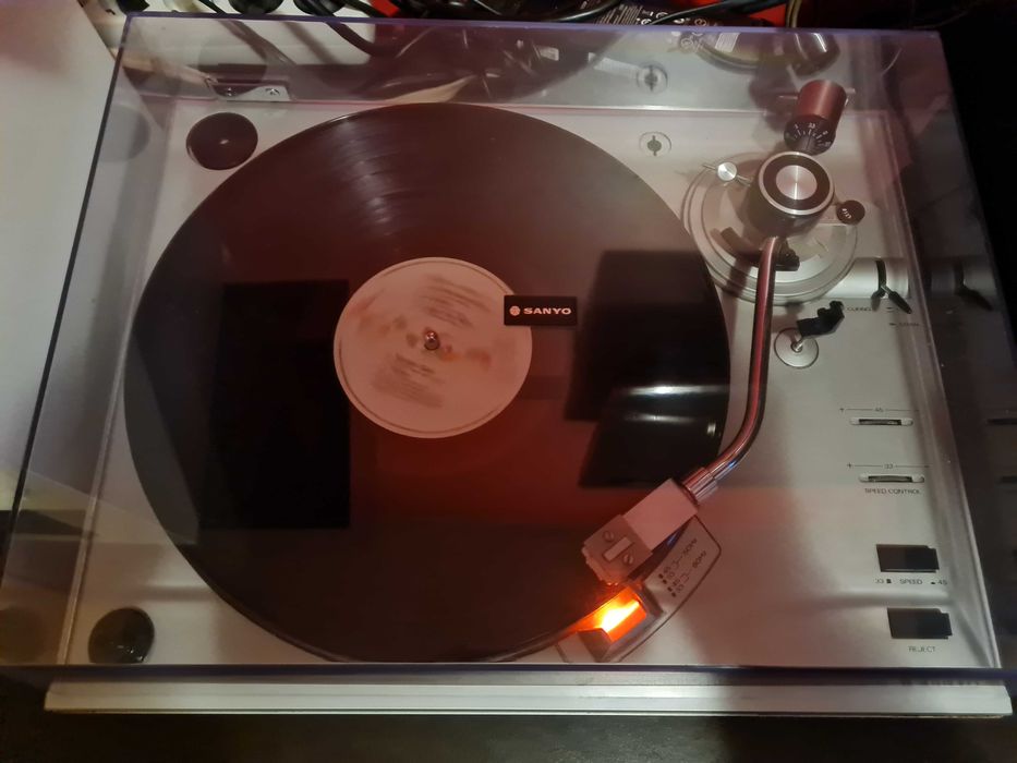Giradiscos sanyo tp-1010