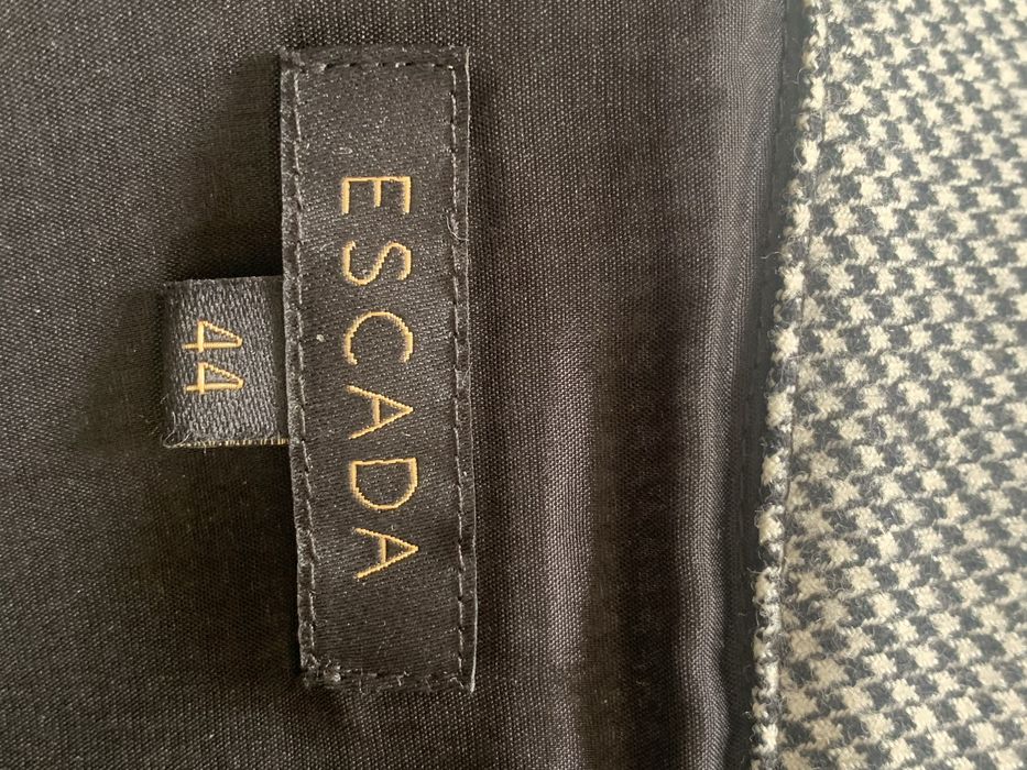 Елегантна сукня р-р 42-44 ESCADA. Нова.