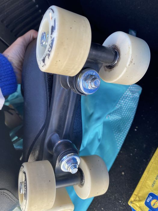 Patins pretos com saco