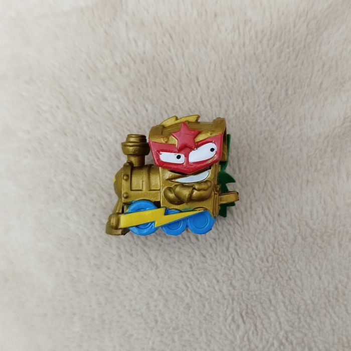 Superthings Rescue Force serie 10 Raro dourado Railrunner