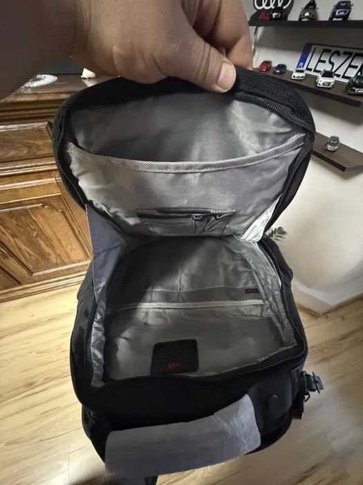 Tumi Alpha 3 pleca/ nowy/ zmetkami