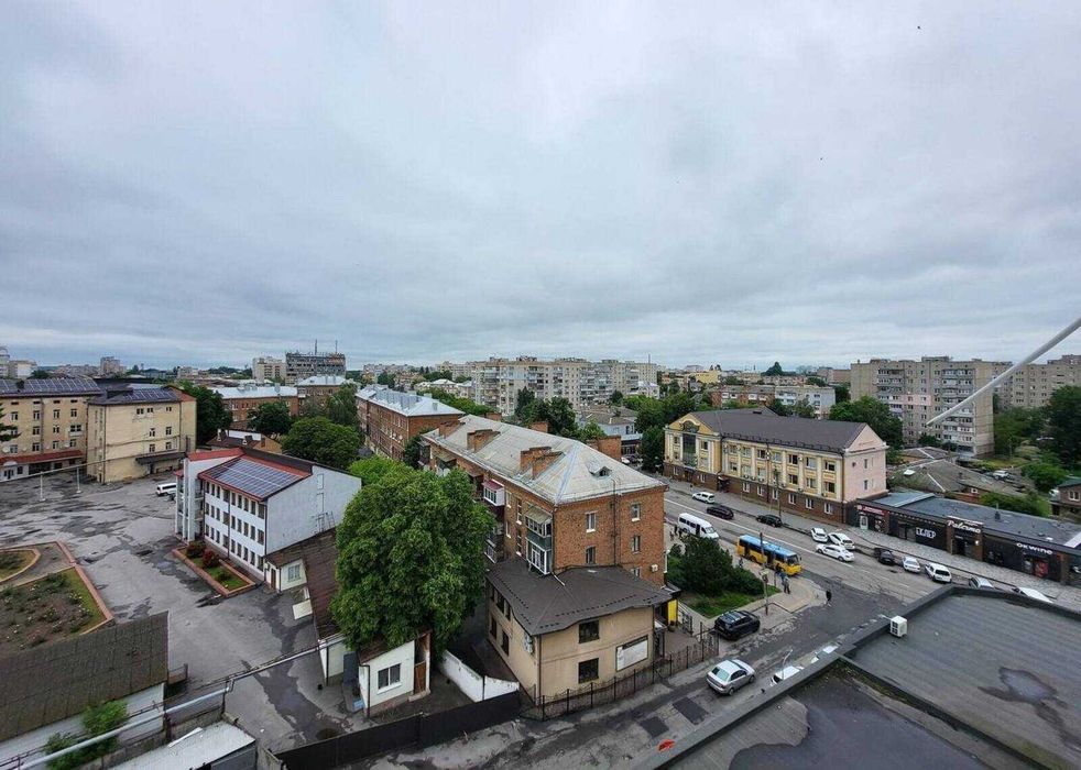Продаж 3 кімнатної квартири на вулиці Замостянська