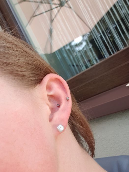 Kolczyki wkrętki kostki błyszczące połyskujące eleganckie