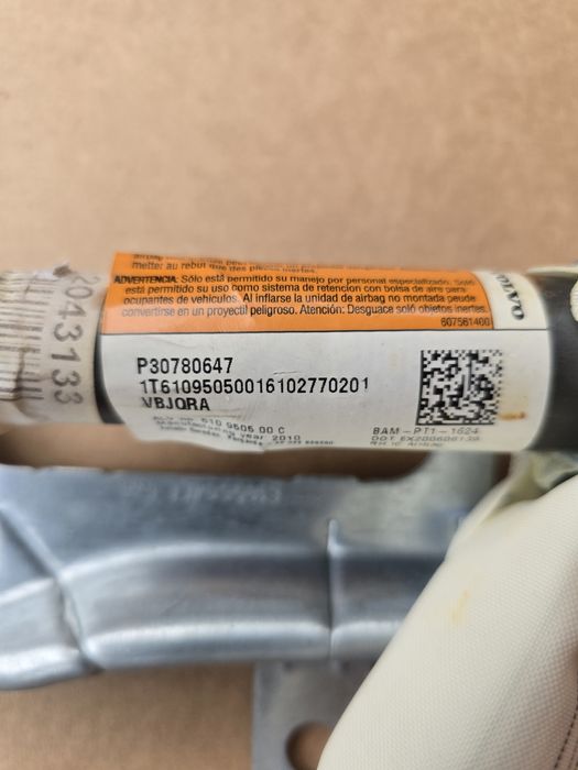 Kurtyny Volvo V60 2013 rok  nr 2