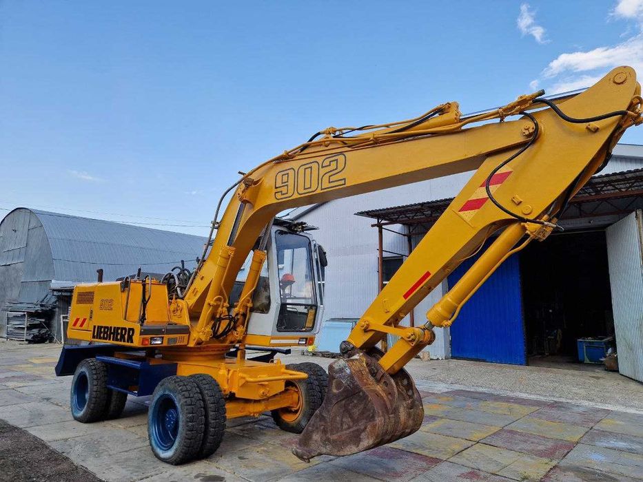 Екскаватор Liebherr