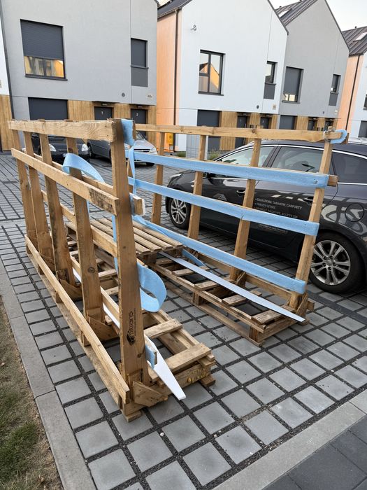Oddam za darmo stojaki paletowe