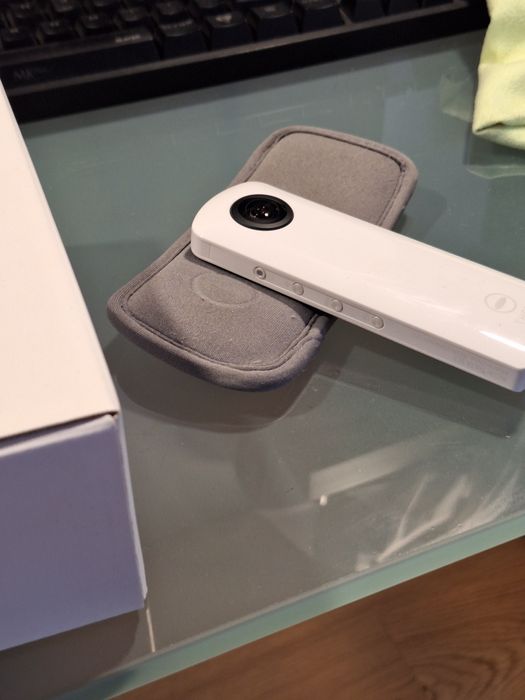 Tetha Ricoh 360 graus