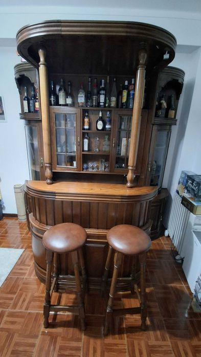 Bar madeira maciça (aos burlões, não percam tempo)