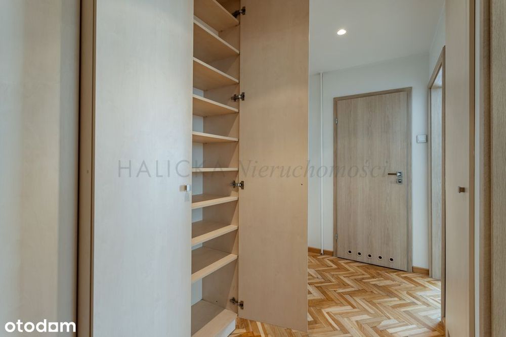 Niezależne pokoje, balkon z widokiem na zieleń