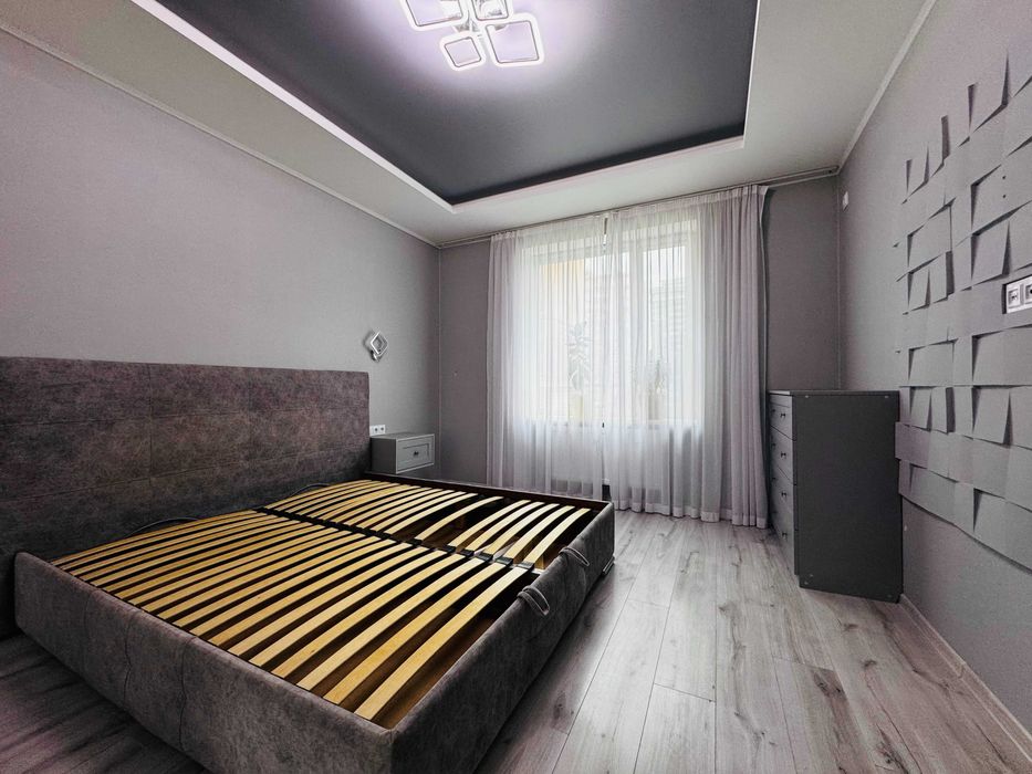 Продаж 2-кімнатна квартира Центральний Парк