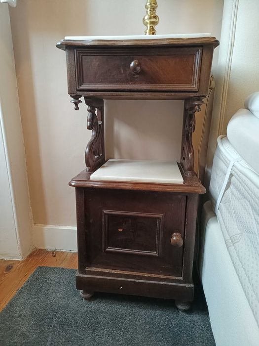 PAR mesas de cabeceira antigas