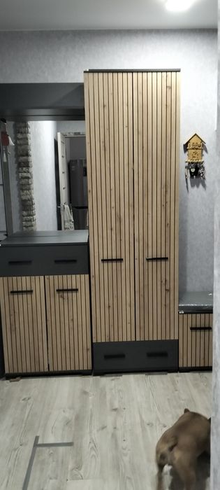 Продам стильні меблі для  прихожої,робили на замовлення