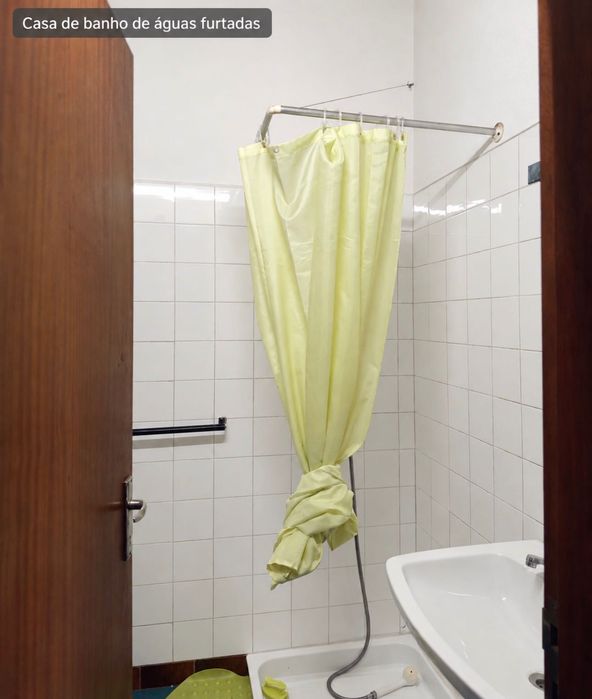 Oportunidade de investimento em Viana do Castelo: T1 + 4 águas-furtadas com entradas individuais, WC e kitchenette
