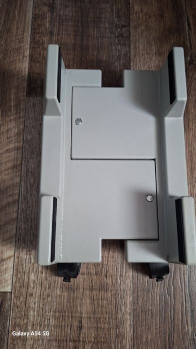 Підставка для техніки