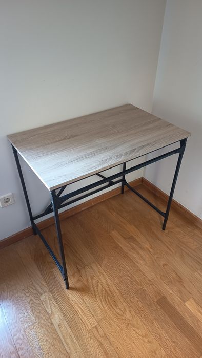 Secretária com topo (removível)