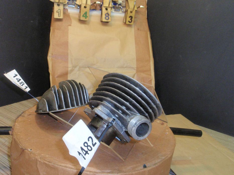 komar sztywniak żak ryś nowy cylinder głowica nominał PRL nr1482