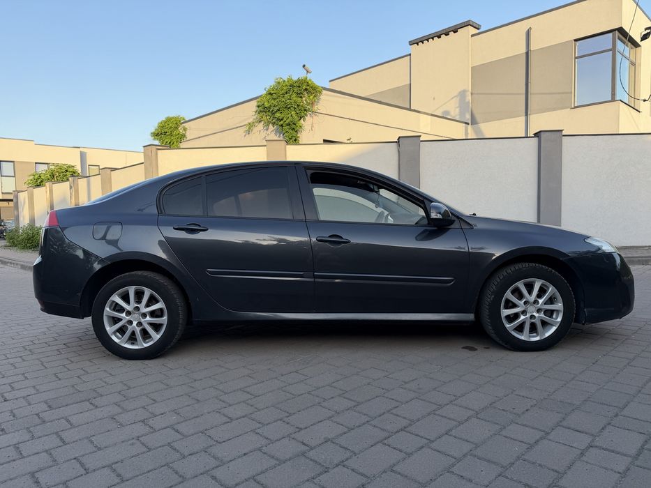 Renault Laguna III гарний стан, чудова техніка.