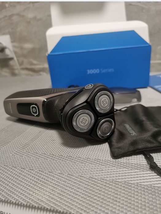 Єлектробритва Philips Series 3000 нова