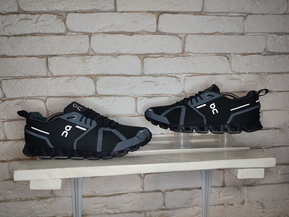 Cloud 5 Waterproof All Black кросівки чоловічі оригінальні Англія 29.5