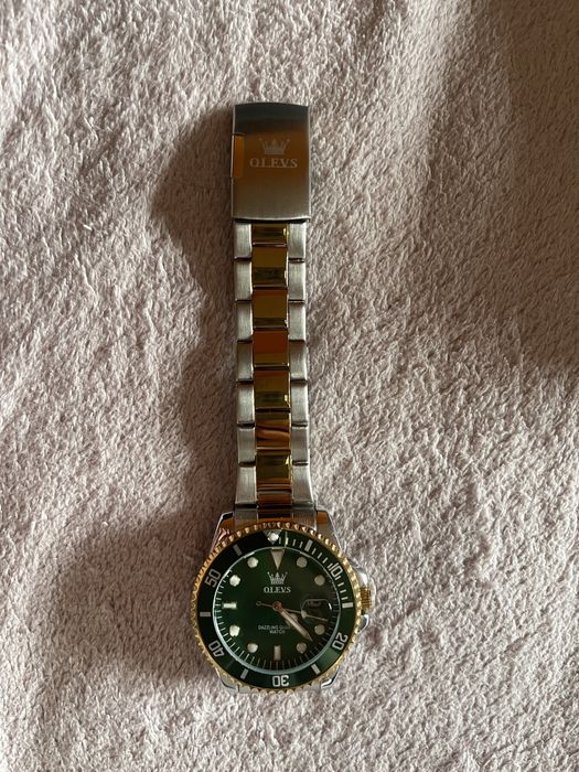 Relógio prateado e dourado Novo - Olevs