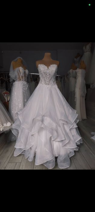 OLIVIA TAYLOR ATELIER Szycie sukien ślubnych i wizytowych na miarę