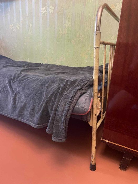 Продам металеву кровать
