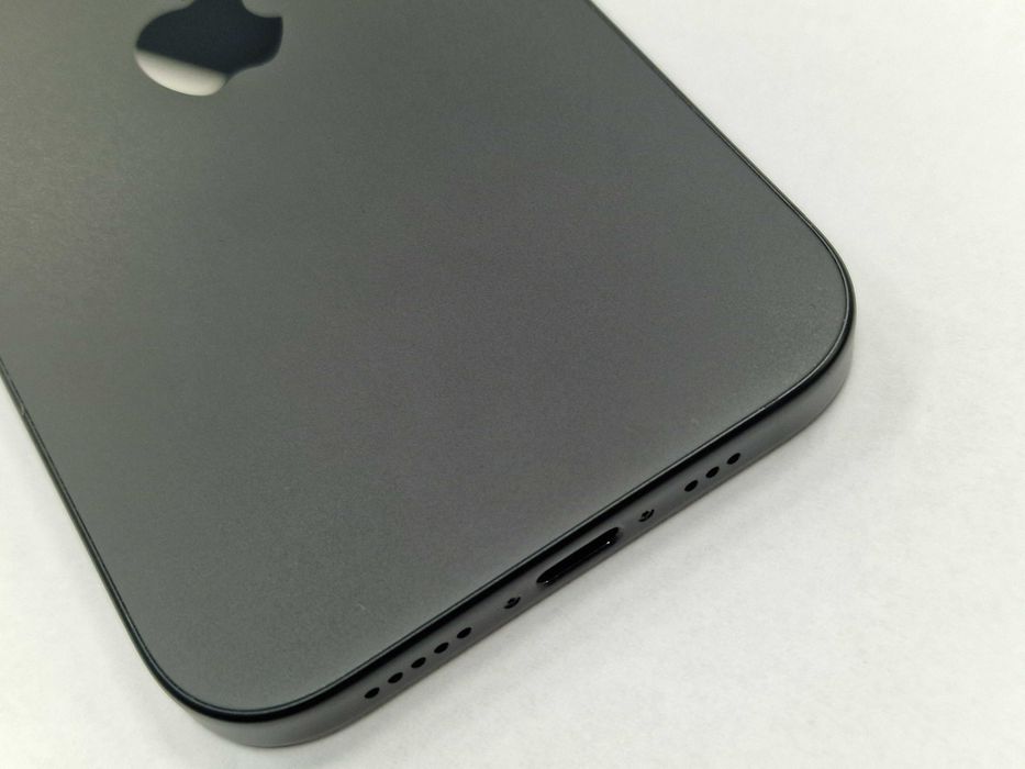 Iphone 15 128GB/ Black/ Czarny/ Bateria 90%/ Grade A + ładowarka